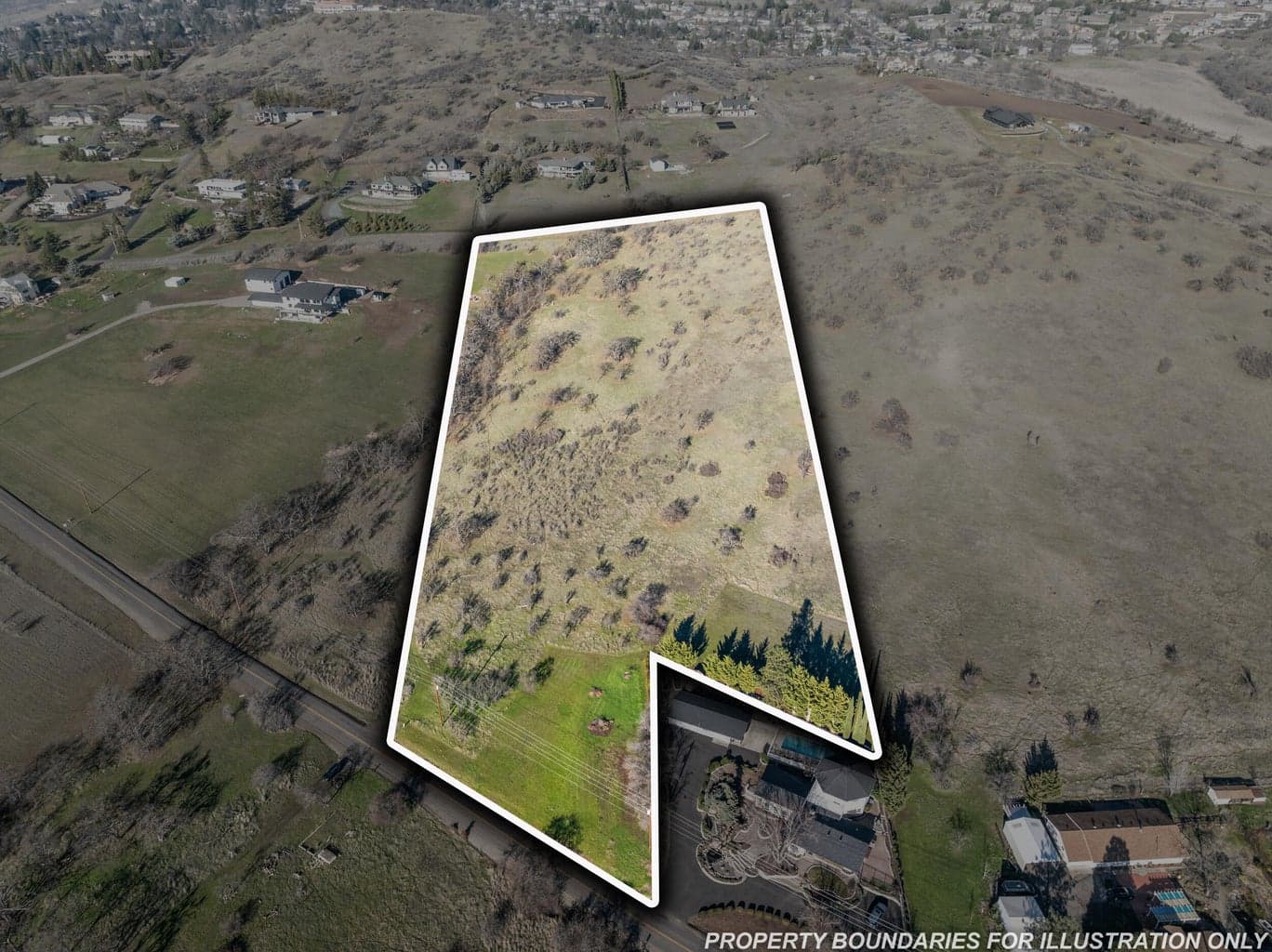 6.87 acres zoned SFR-00 in SE Medford, OR. Incredible views!