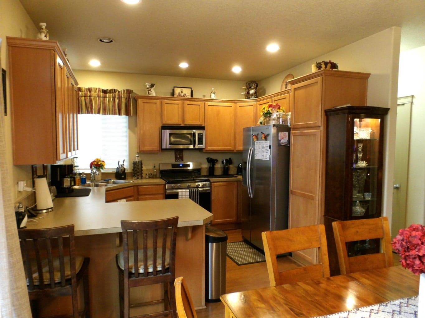 Lots of cabinets