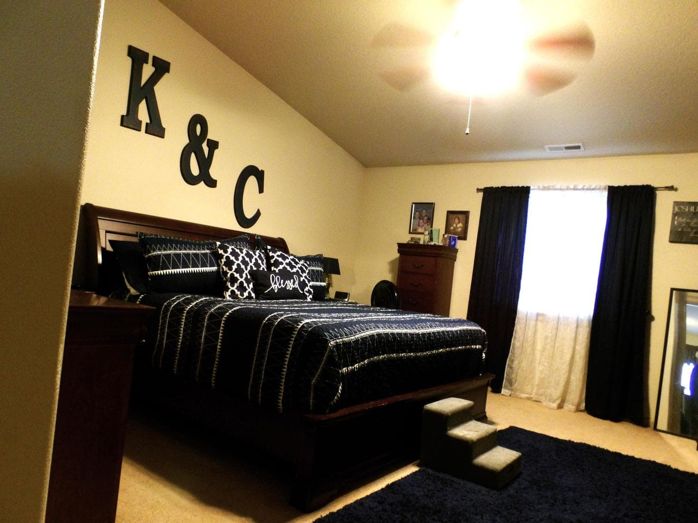 Huge master primary with walk in closet