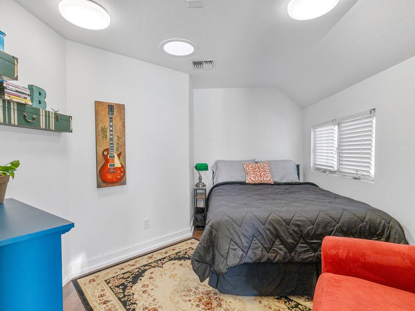 Photo of 150 SW Deer Street 30 of 42