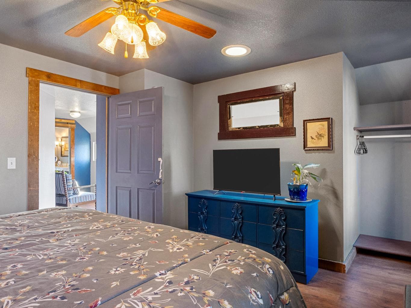 Photo of 150 SW Deer Street 25 of 42