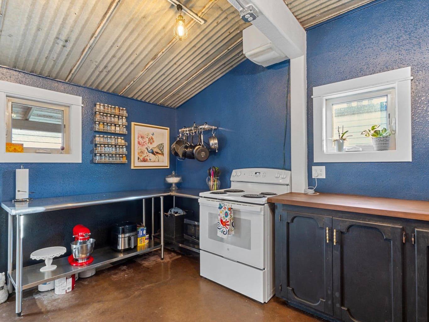 Photo of 150 SW Deer Street 11 of 42