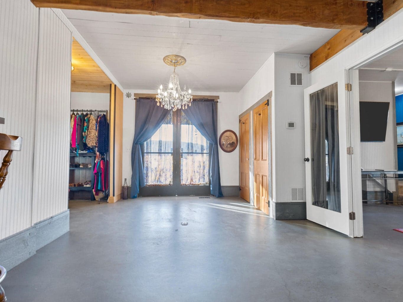 Photo of 150 SW Deer Street 17 of 42