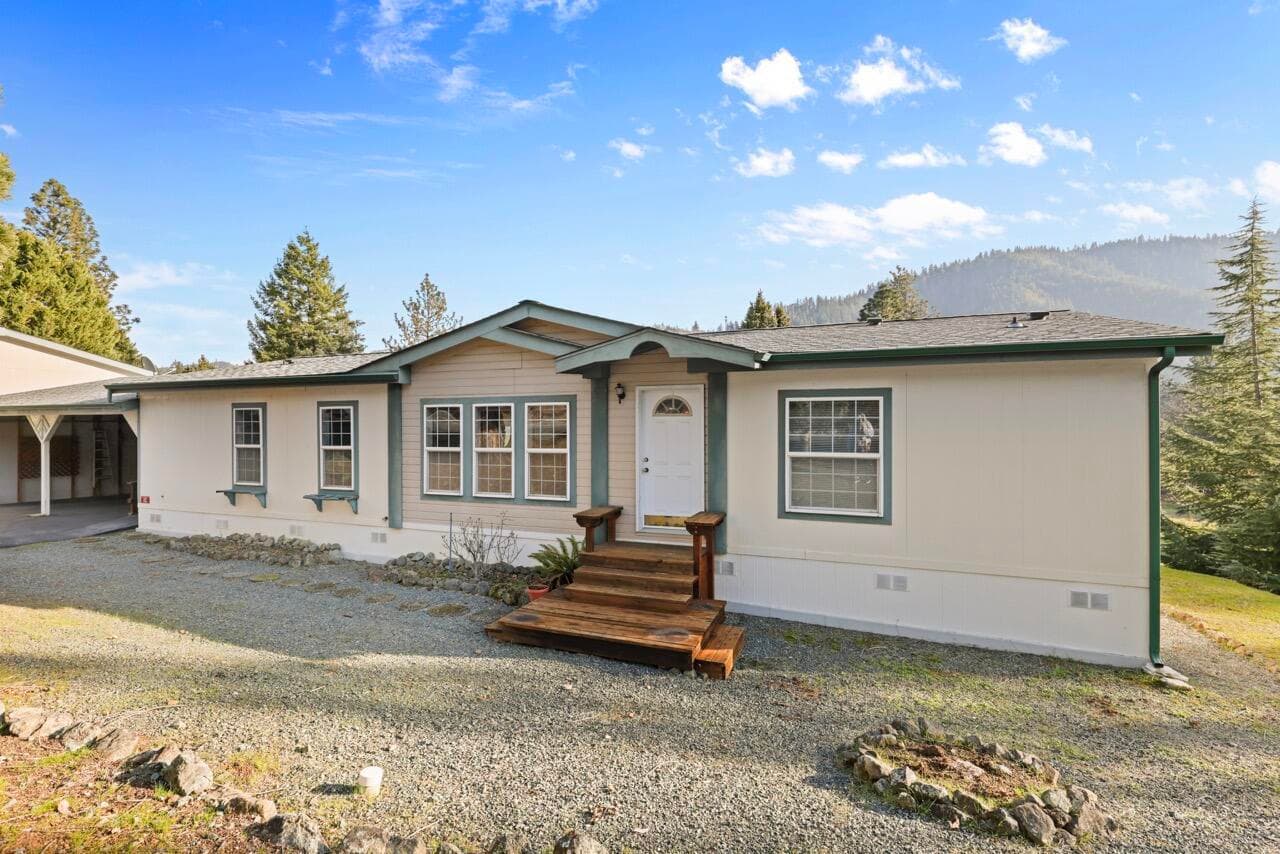 5648 Foothill