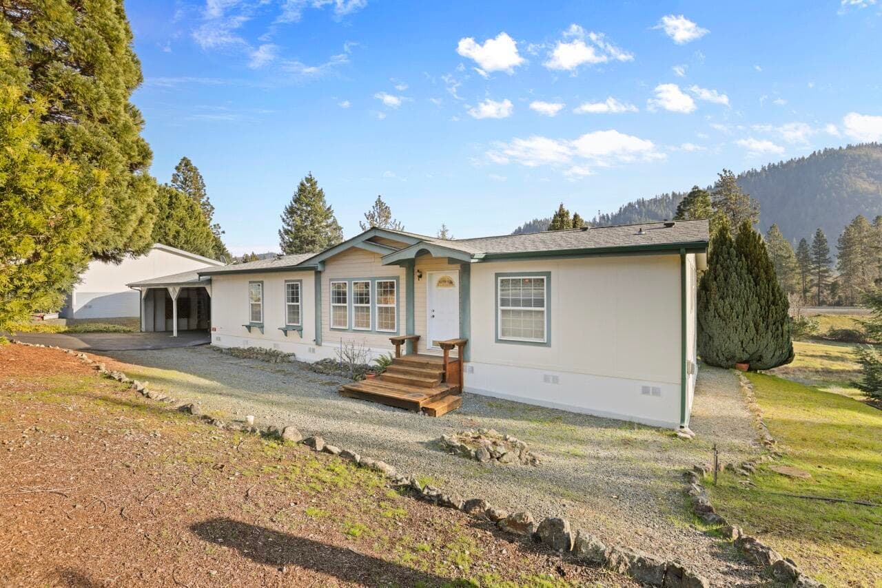 Photo of 5648 Foothill 1 of 35