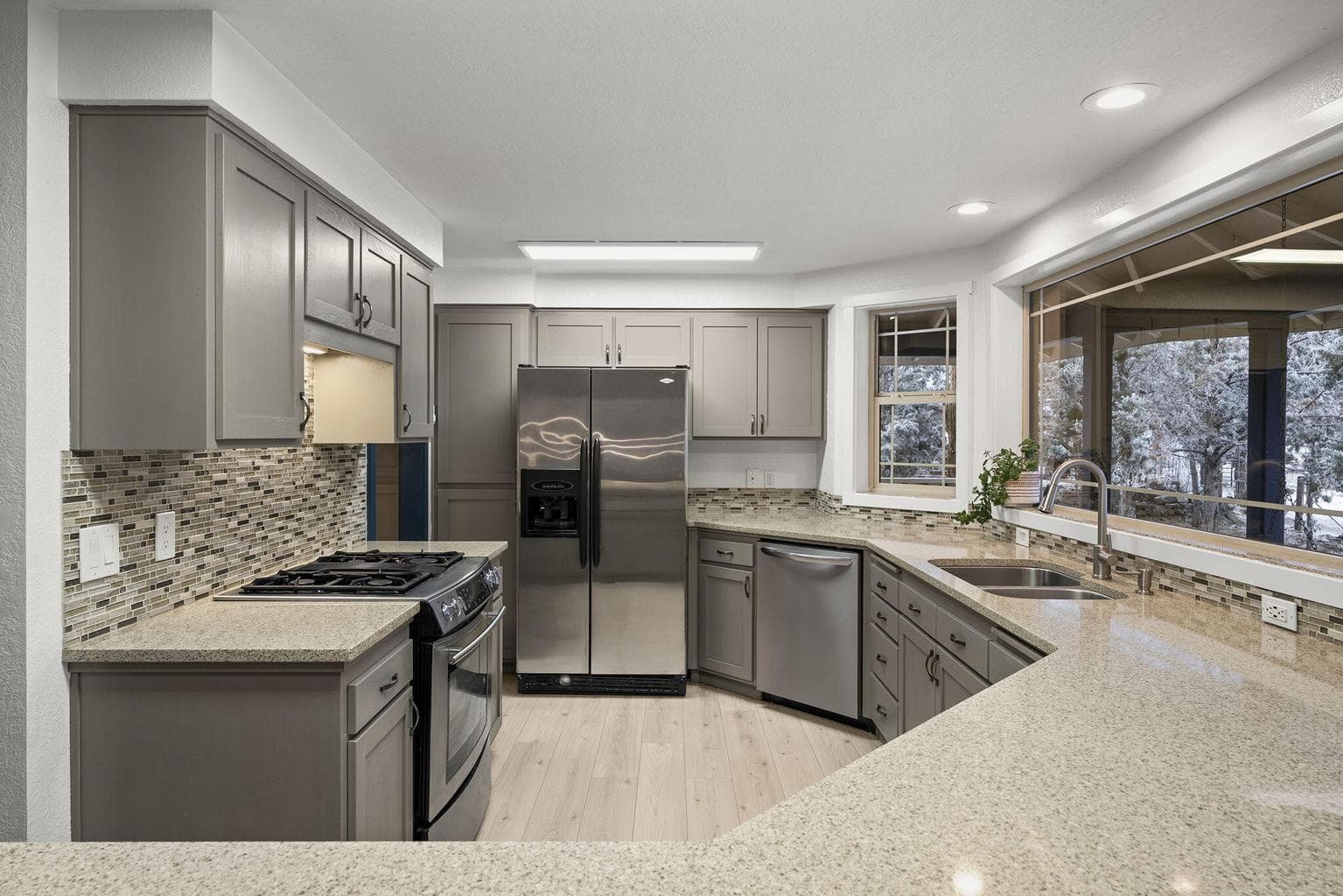 Photo of 20275 Rogers Road 12 of 38