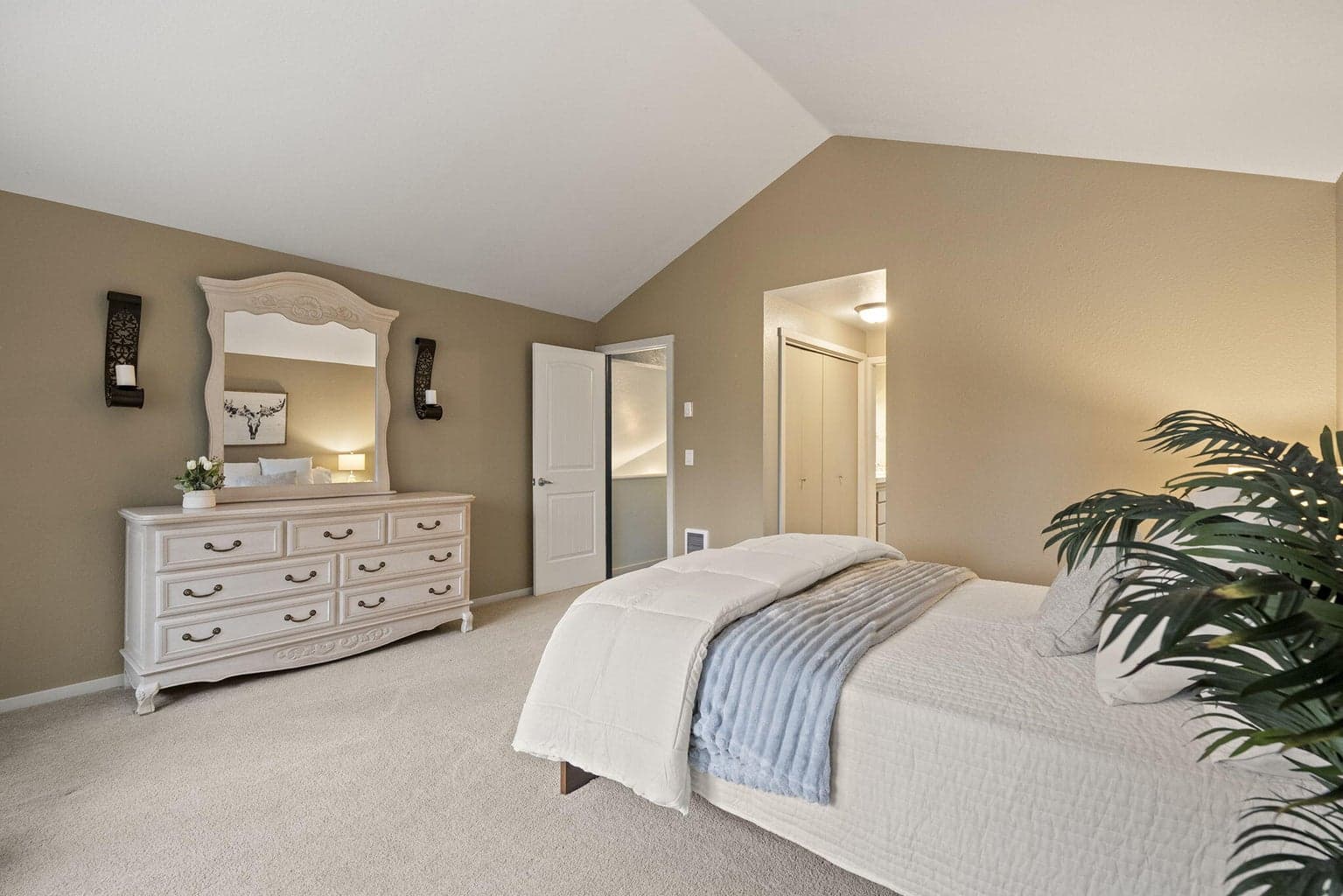 Photo of 20275 Rogers Road 19 of 38