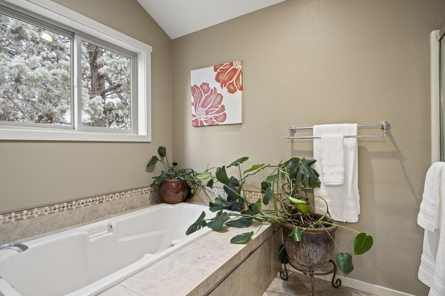 Photo of 20275 Rogers Road 21 of 38