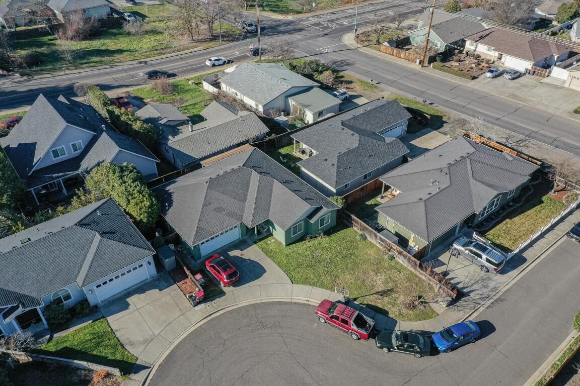 Photo of 977 Garden Springs 3 of 19