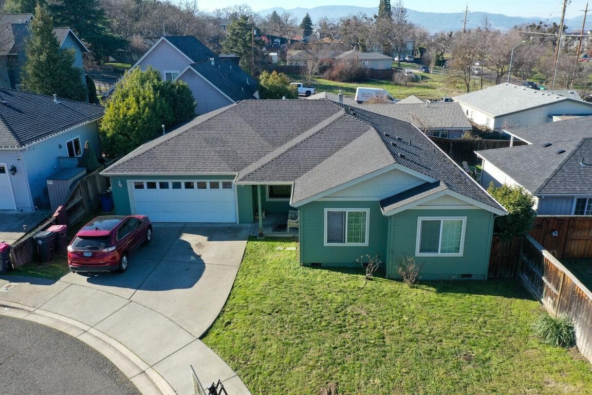 Photo of 977 Garden Springs 2 of 19