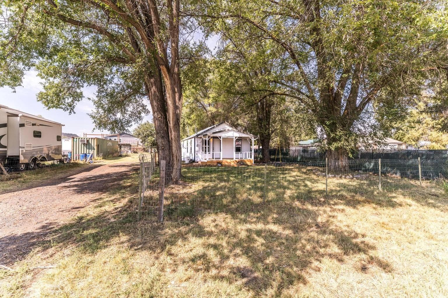 Photo of 1298 Harwood 1 of 22
