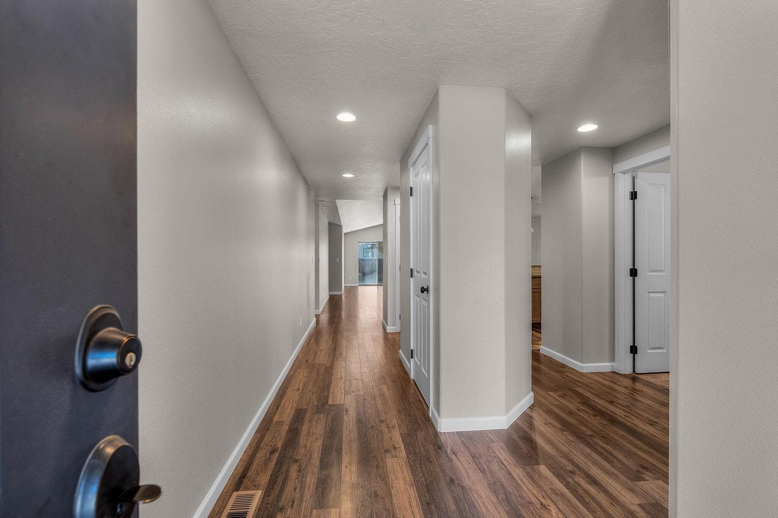 Photo of 473 30th 4 of 40