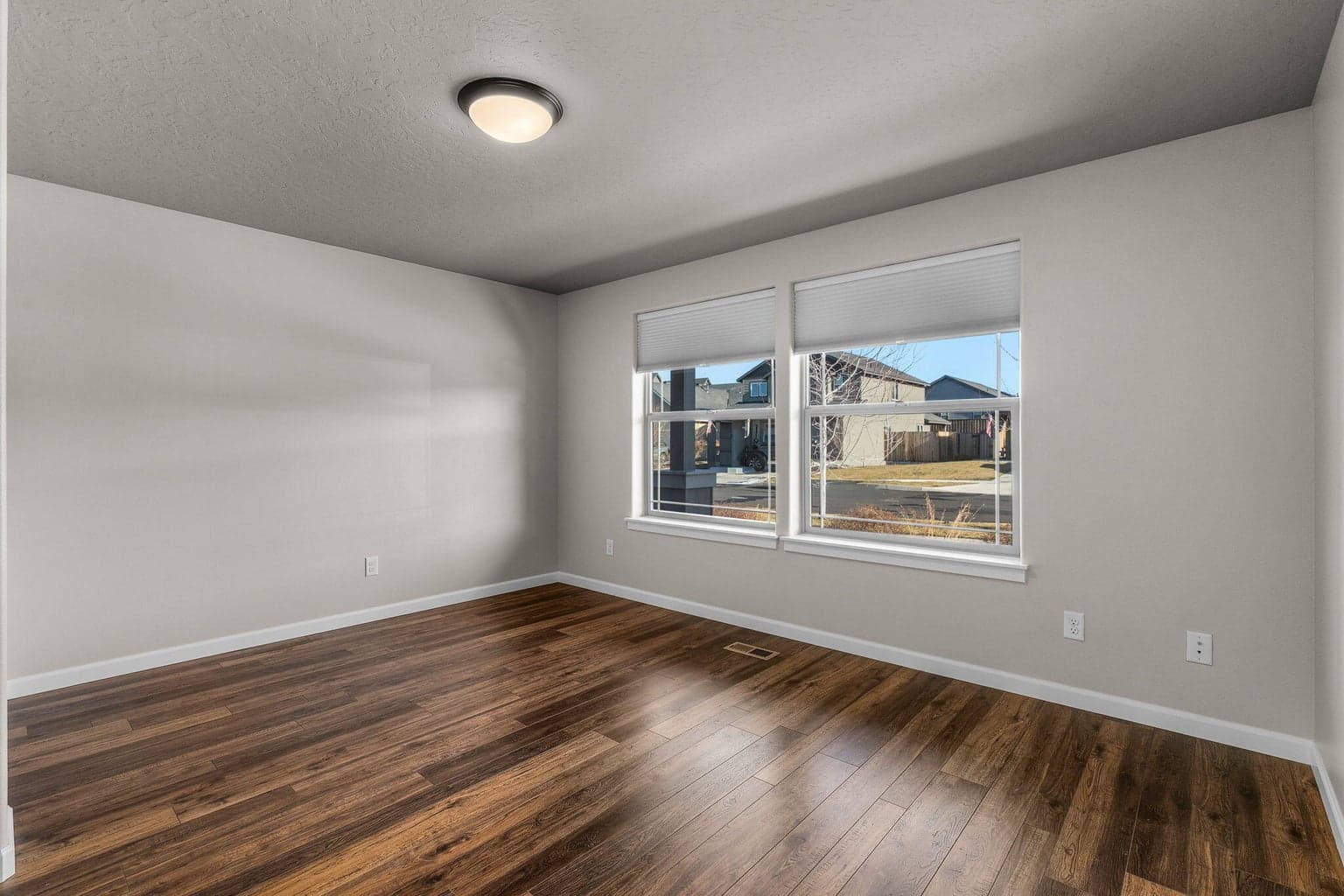 Photo of 473 30th 5 of 40