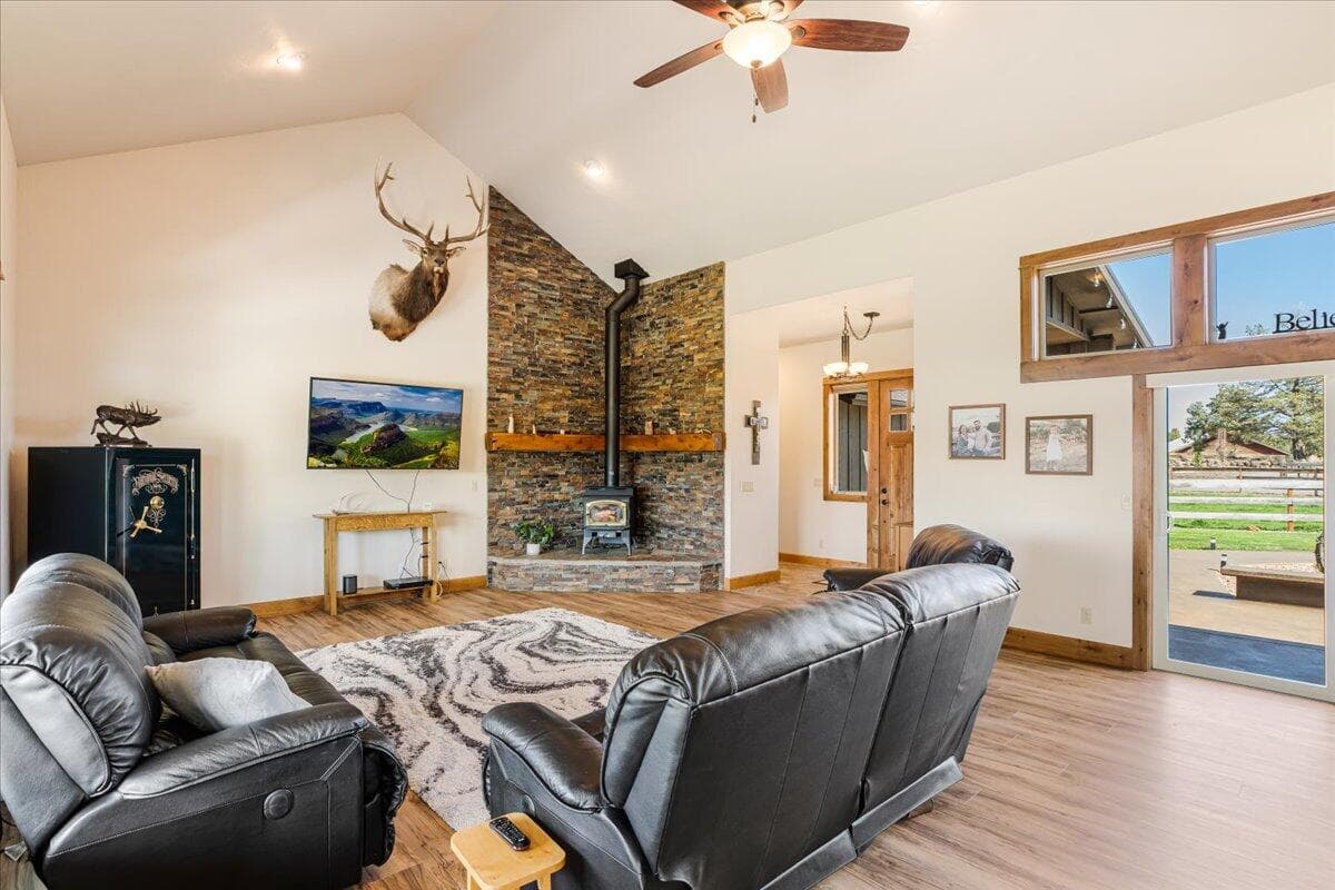Photo of 6150 NW Kingwood Avenue 8 of 62