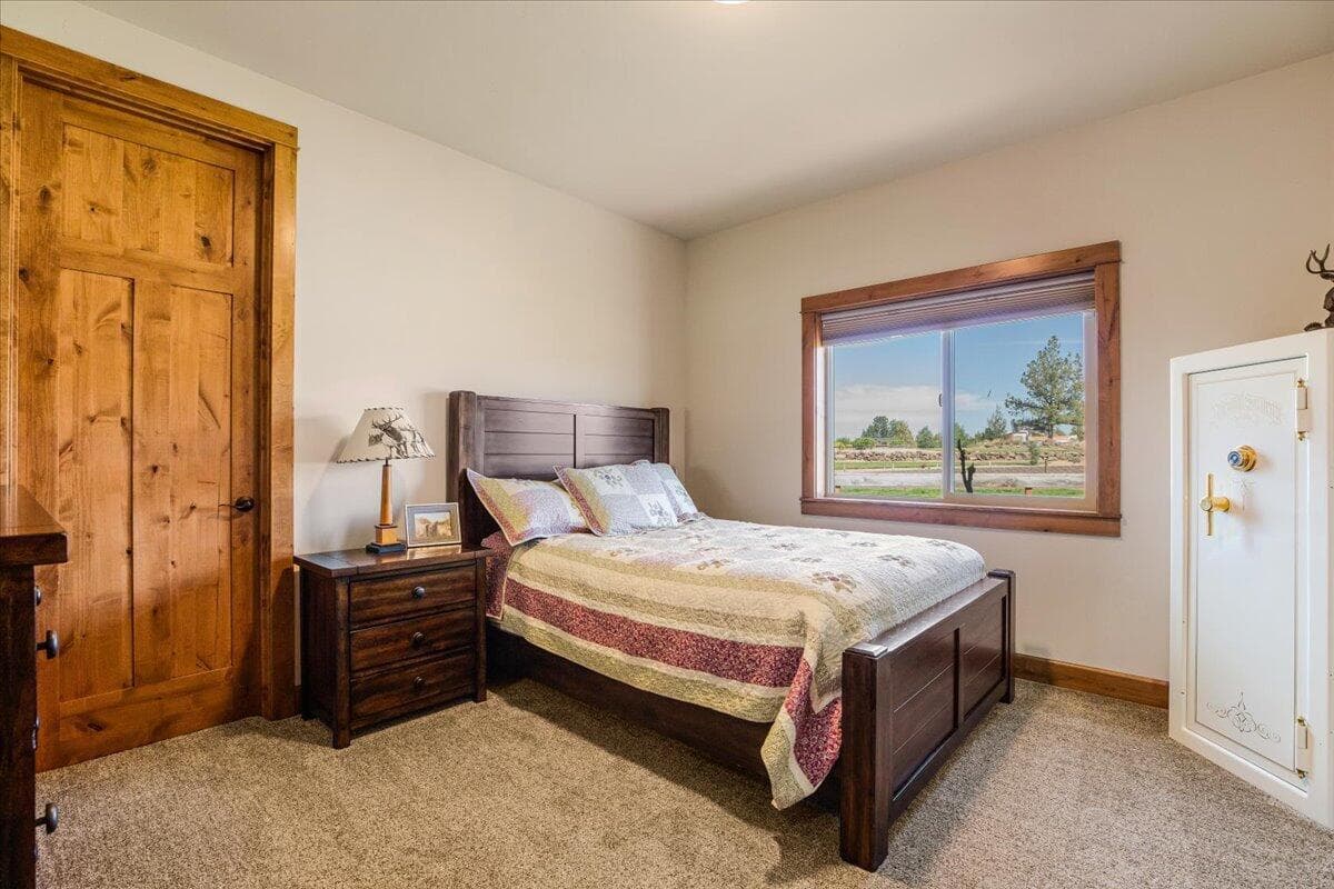 Photo of 6150 NW Kingwood Avenue 20 of 62