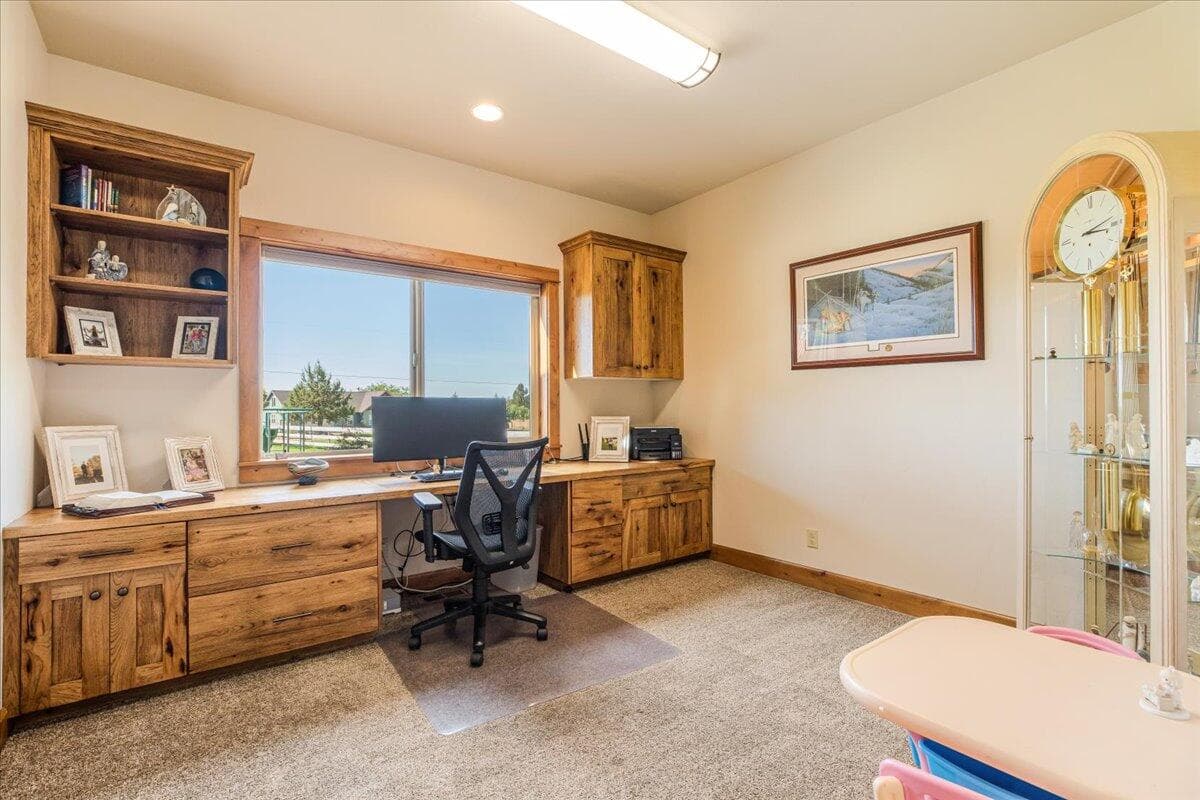 Photo of 6150 NW Kingwood Avenue 22 of 62