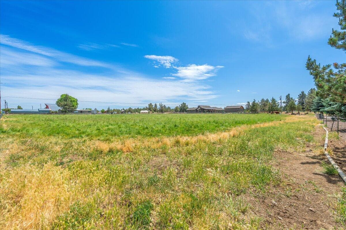 Photo of 6150 NW Kingwood Avenue 31 of 62