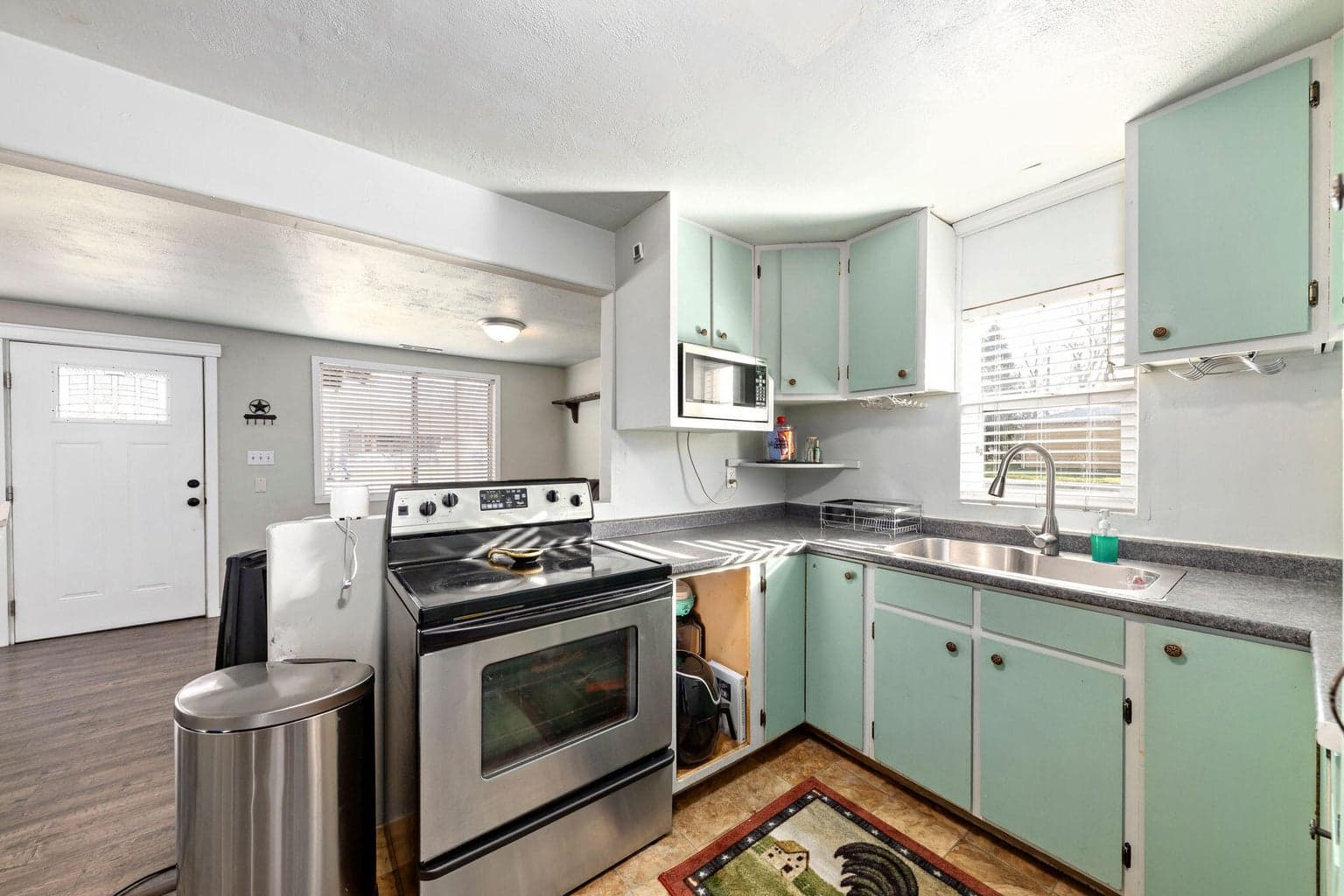 Photo of 2817 Howard 5 of 34