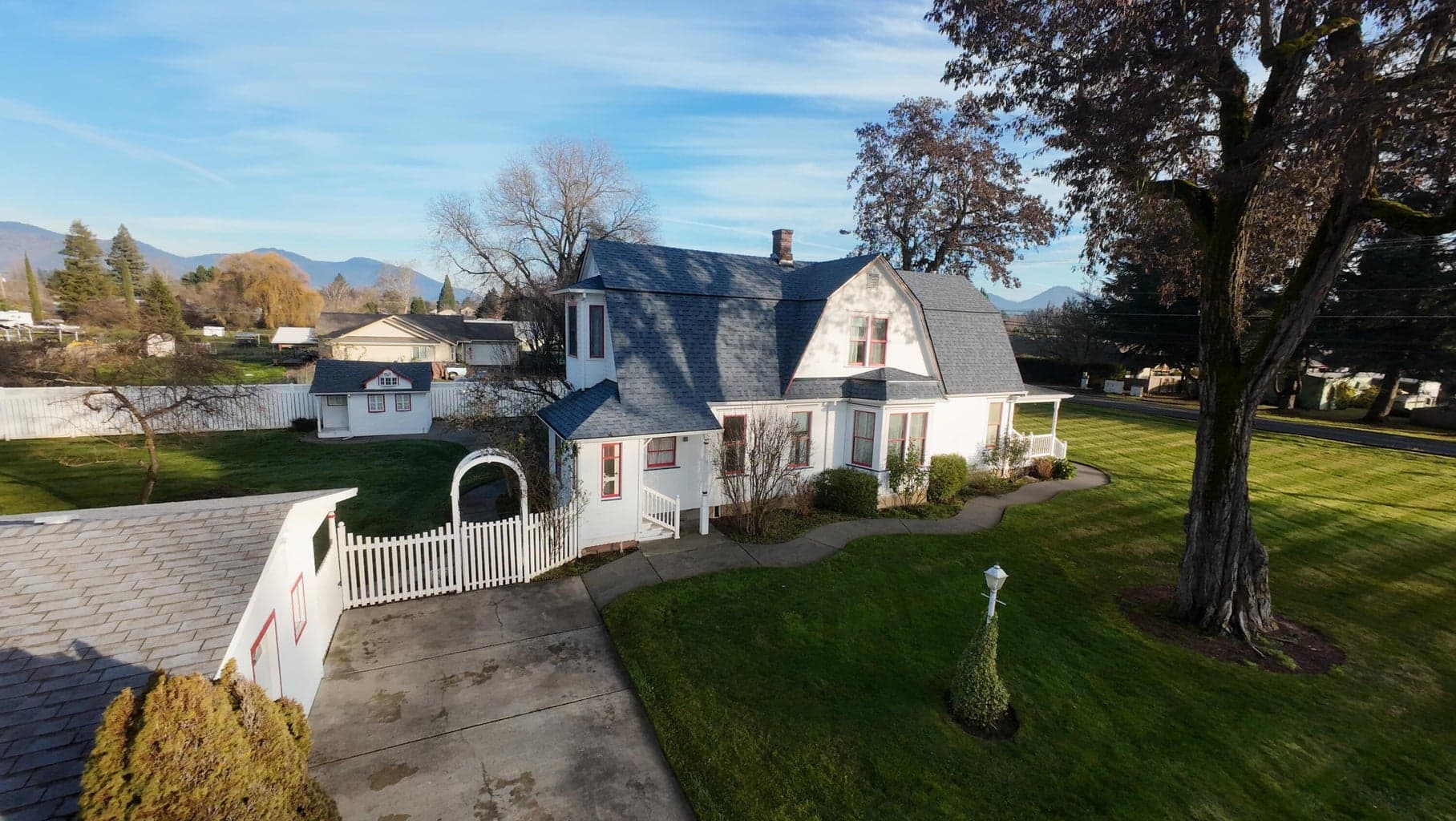 2308 Lower River