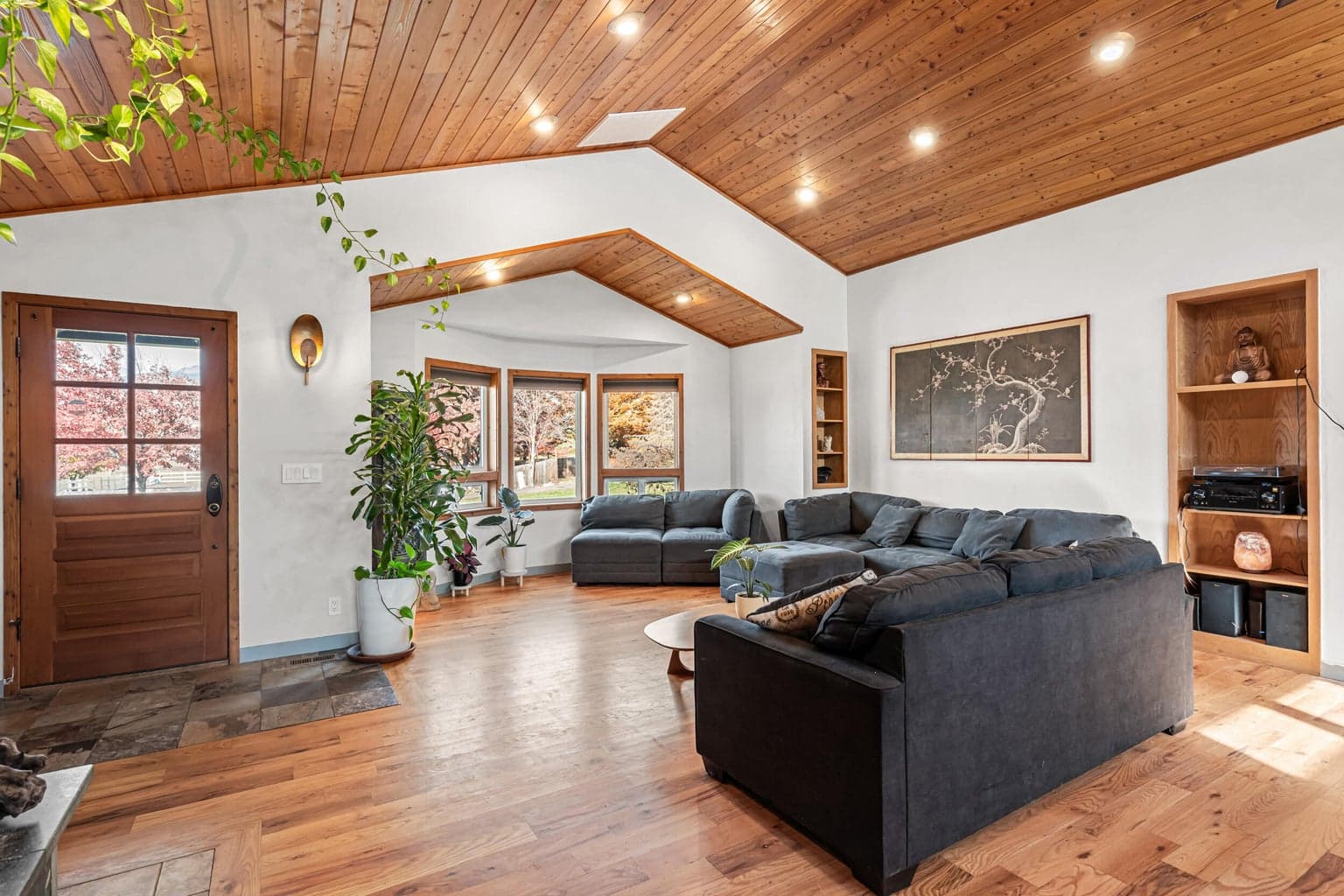 Photo of 288 Maywood 3 of 60