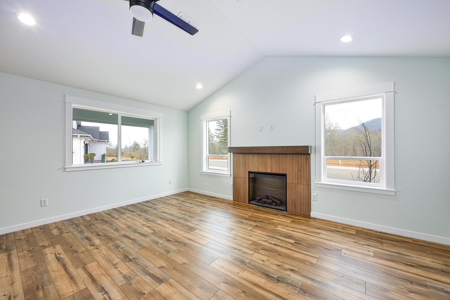 Photo of 1106 Cascade 3 of 20