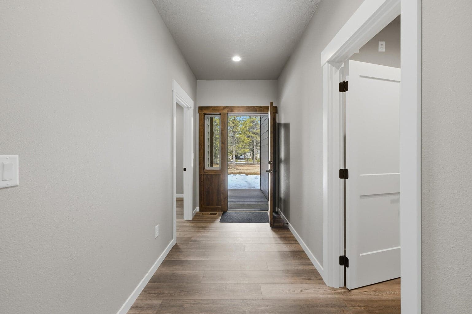 Entry Hall + Guest Bedroom 1 + Hall closet - Data room entry