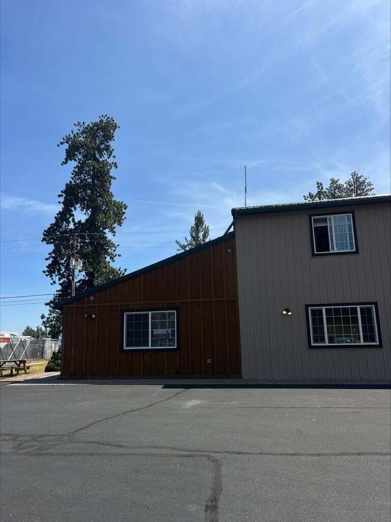 Photo of 307 Sisters Park 2 of 12