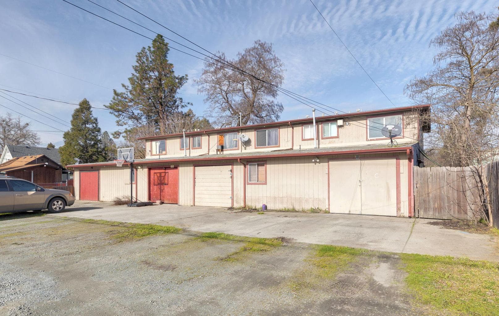Photo of 711 Burgess 3 of 7