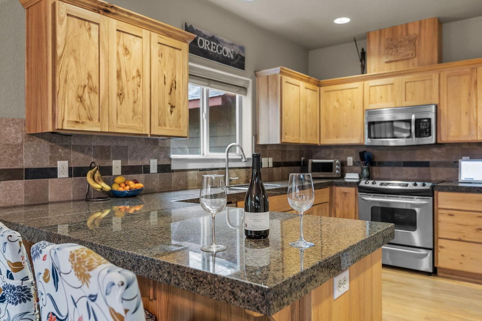 Large kitchen with breakfast bar