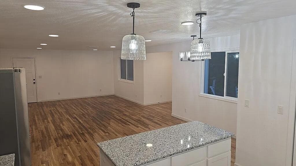 717 Fusite, Grants Pass, 97526