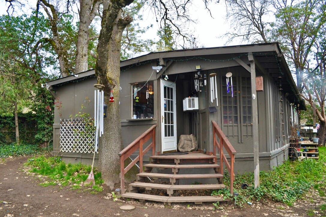 10585 Blackwell
