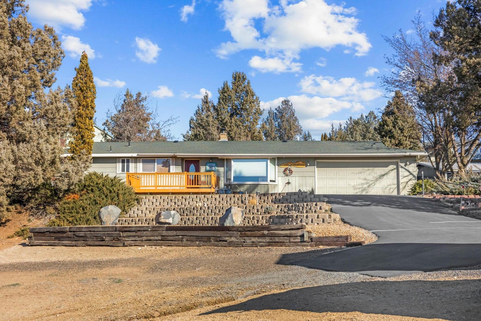 1642 Hilltop, Madras, 97741