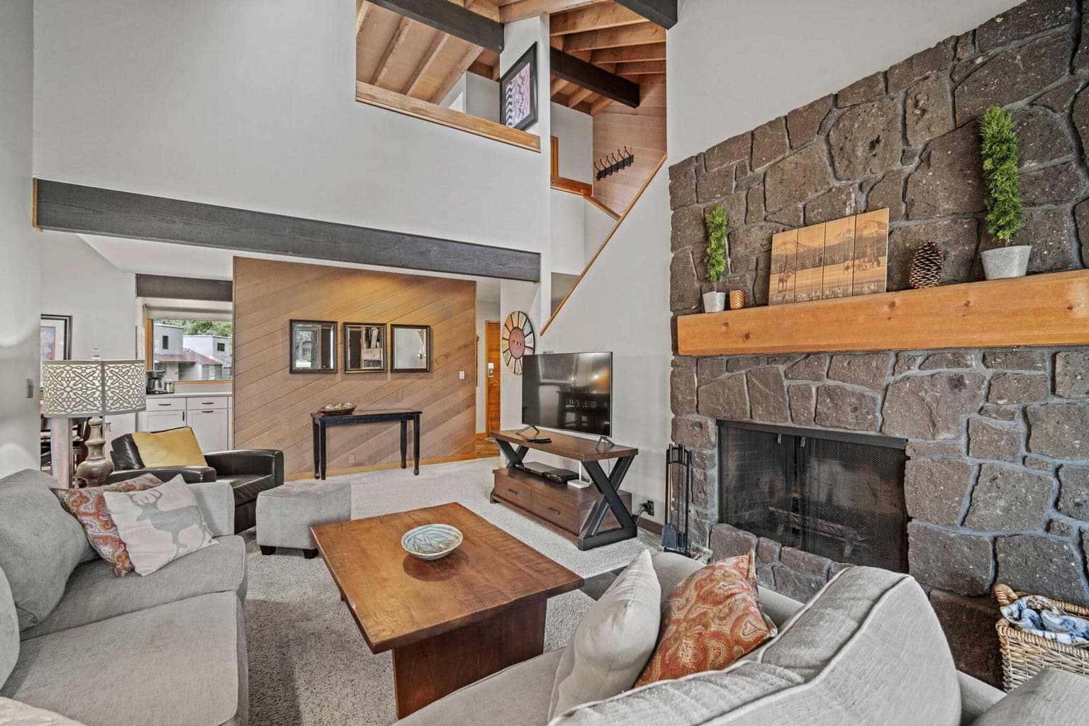 Photo of 57231 Island Road 7 of 32