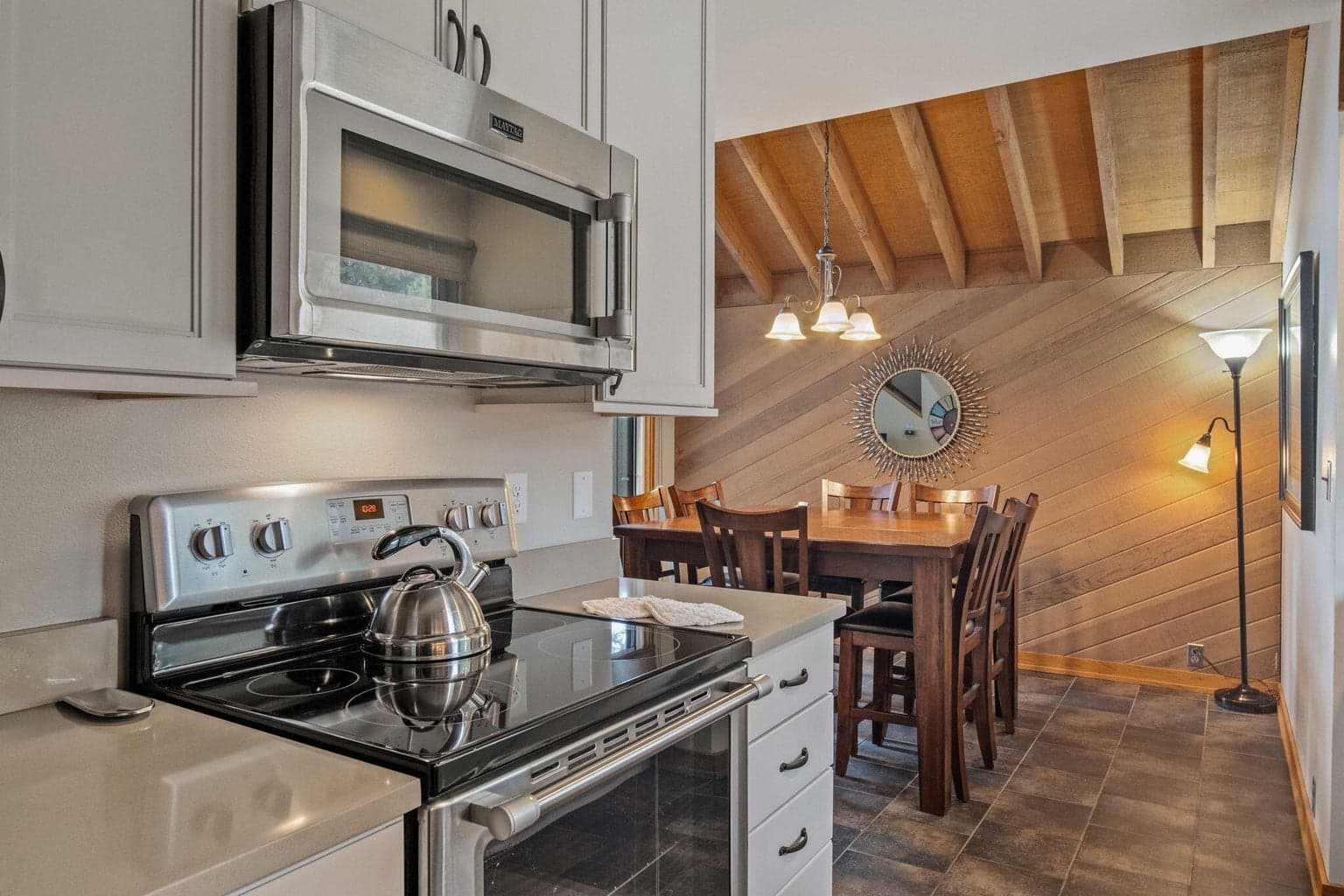 Photo of 57231 Island Road 13 of 32