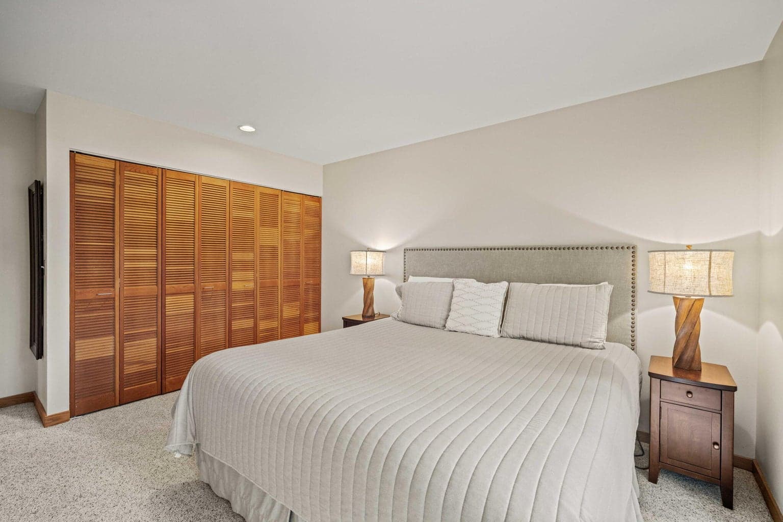 Photo of 57231 Island Road 18 of 32