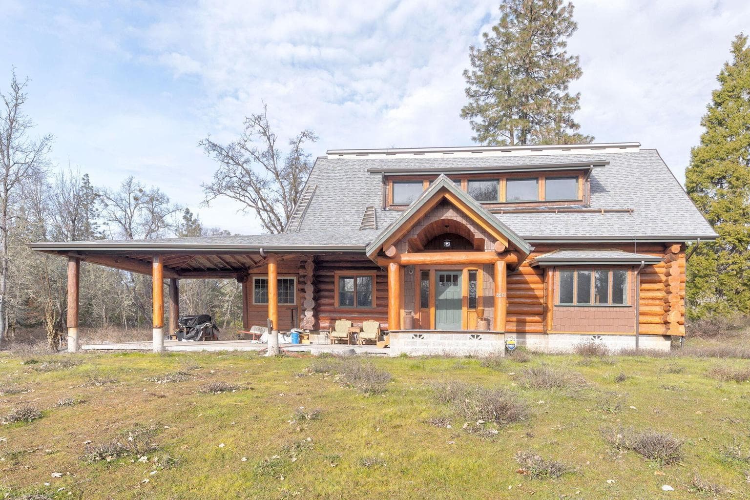 4420 Holland Loop