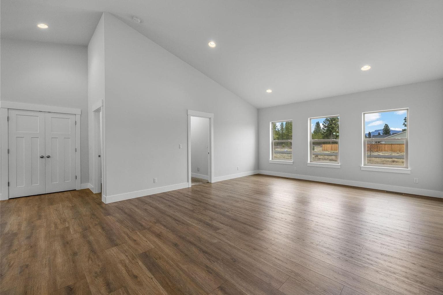 Photo of 16532 Pine Creek Drive 9 of 37