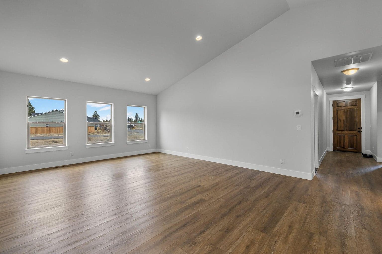 Photo of 16532 Pine Creek Drive 10 of 37
