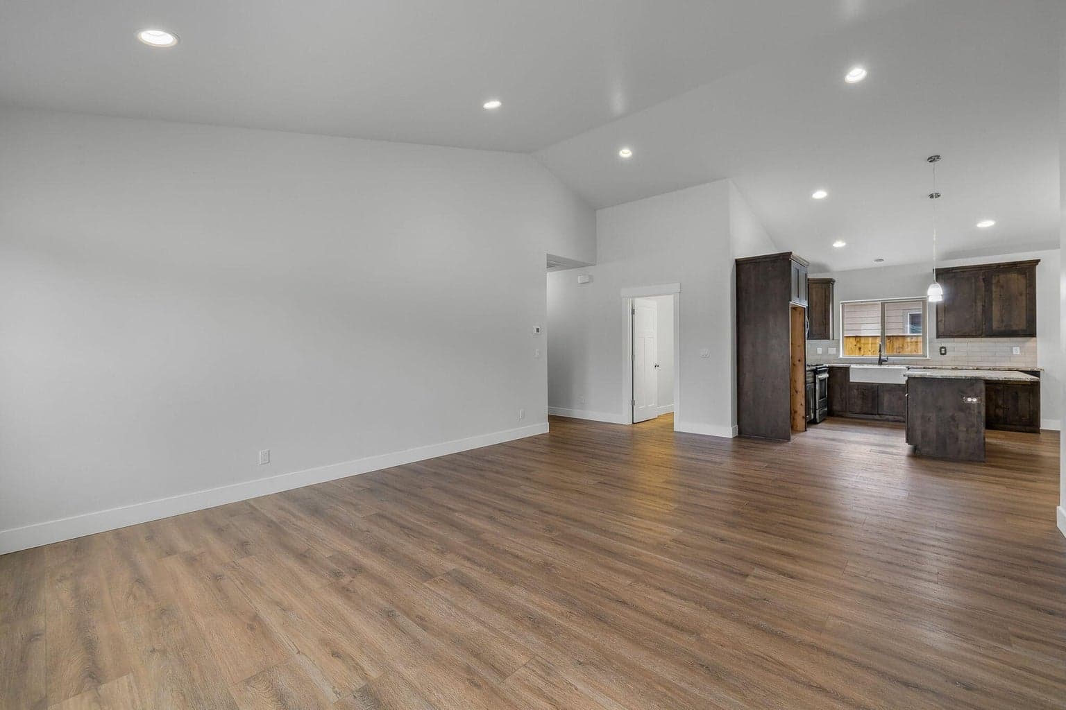 Photo of 16532 Pine Creek Drive 12 of 37