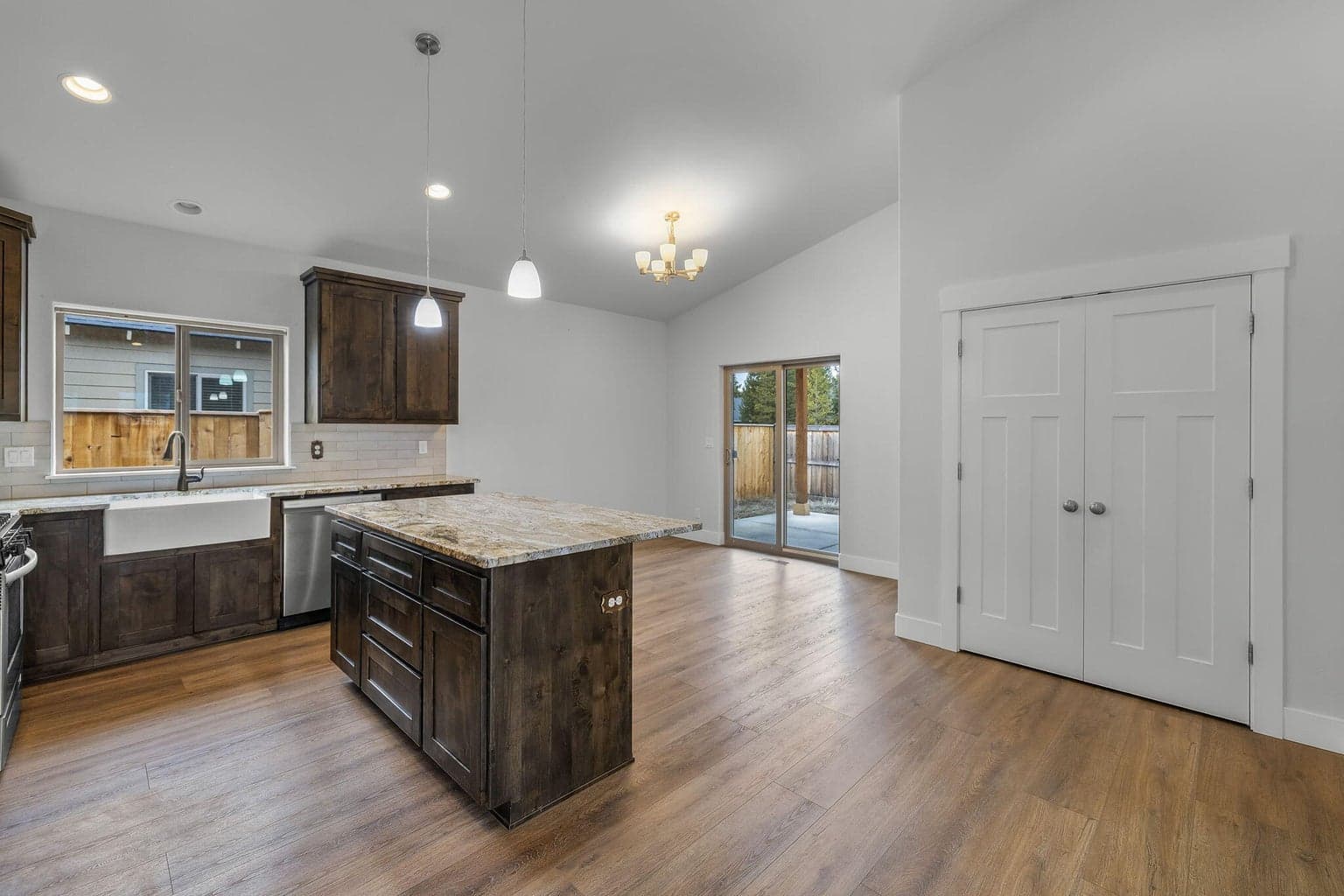 Photo of 16532 Pine Creek Drive 14 of 37