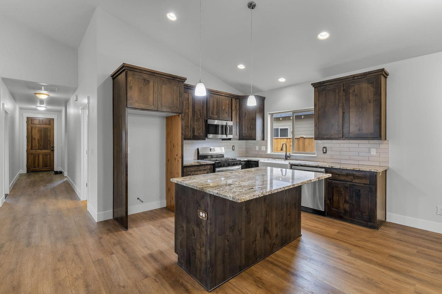 Photo of 16532 Pine Creek Drive 15 of 37