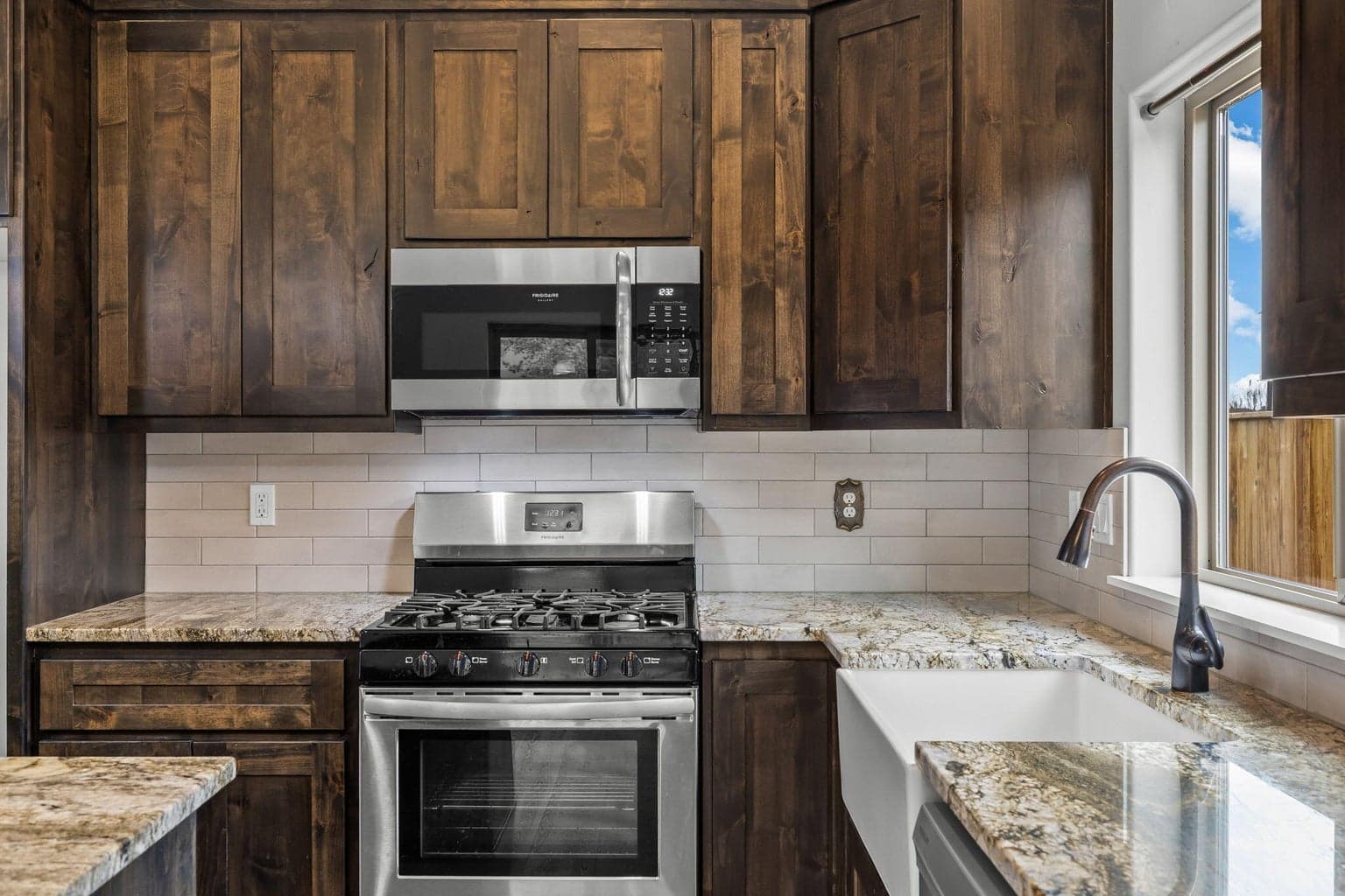 Photo of 16532 Pine Creek Drive 16 of 37