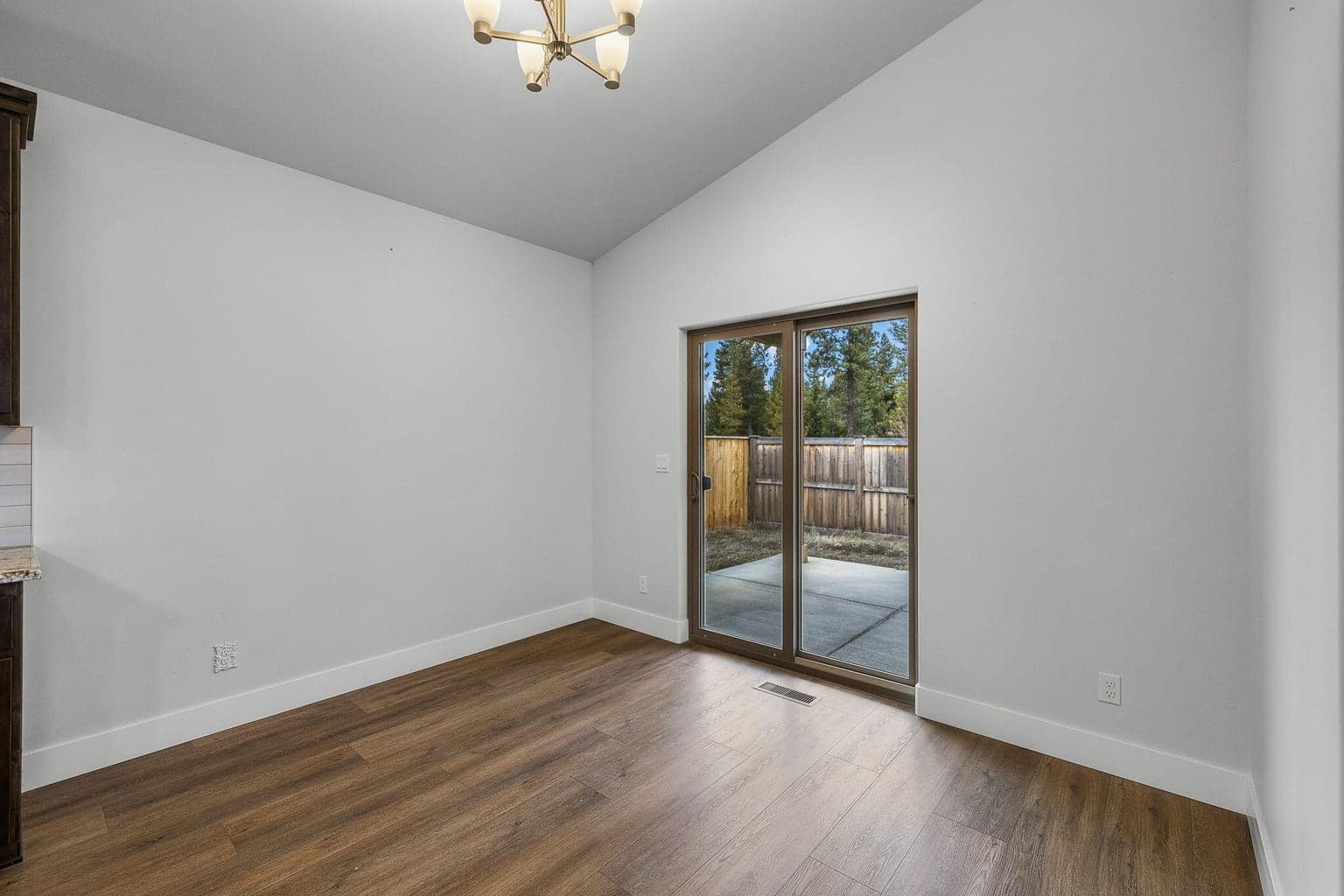 Photo of 16532 Pine Creek Drive 17 of 37