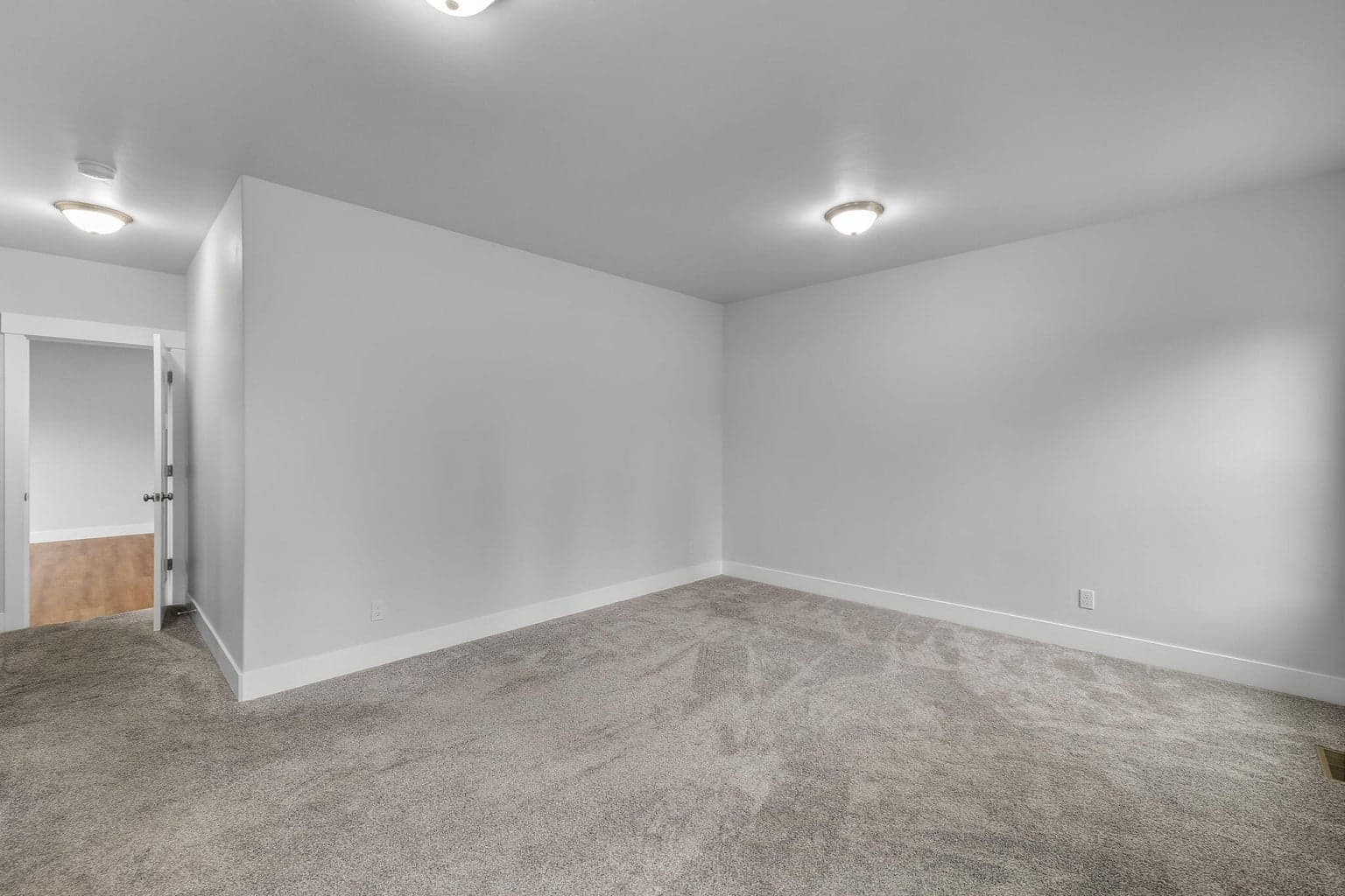 Photo of 16532 Pine Creek Drive 21 of 37
