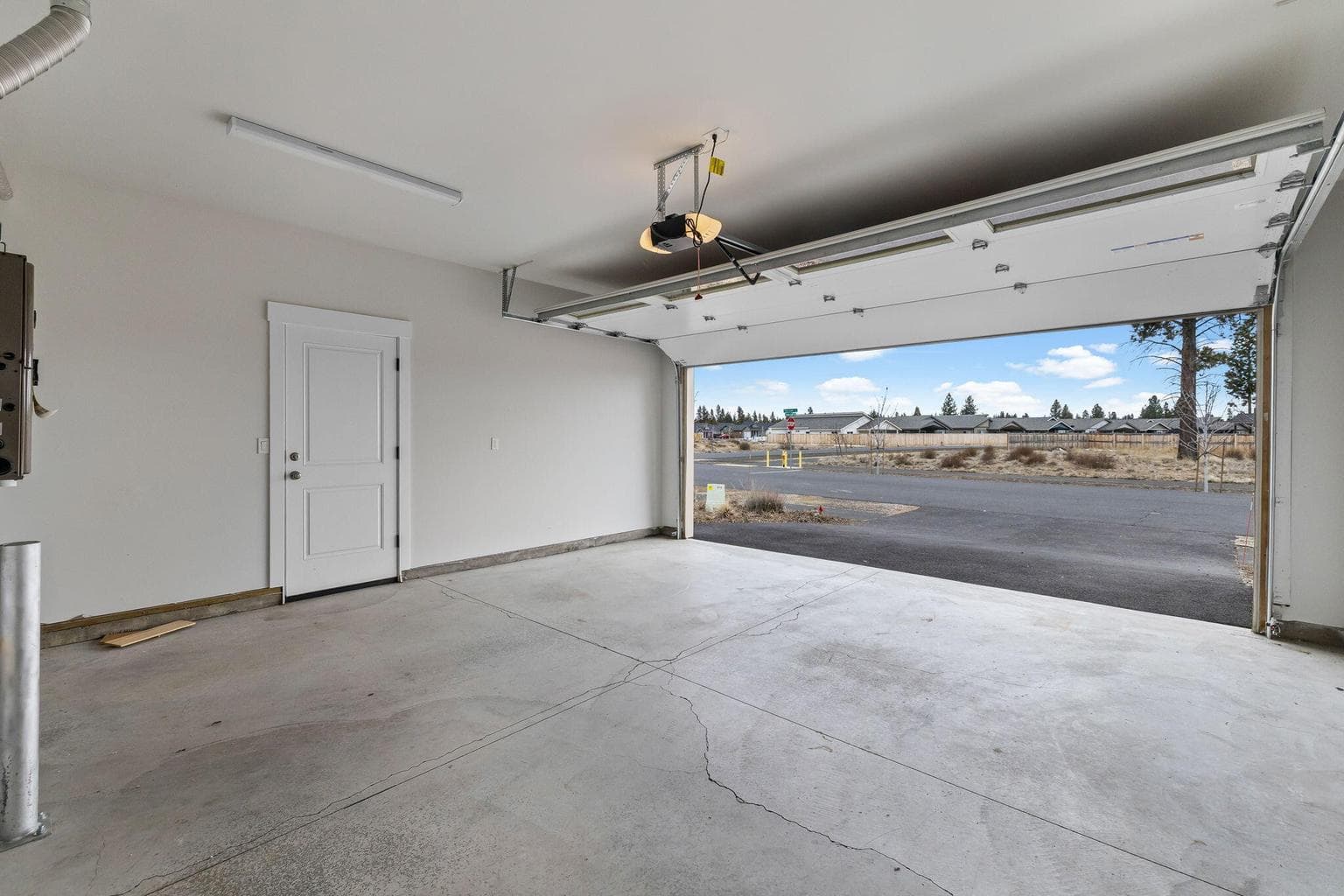 Photo of 16532 Pine Creek Drive 28 of 37