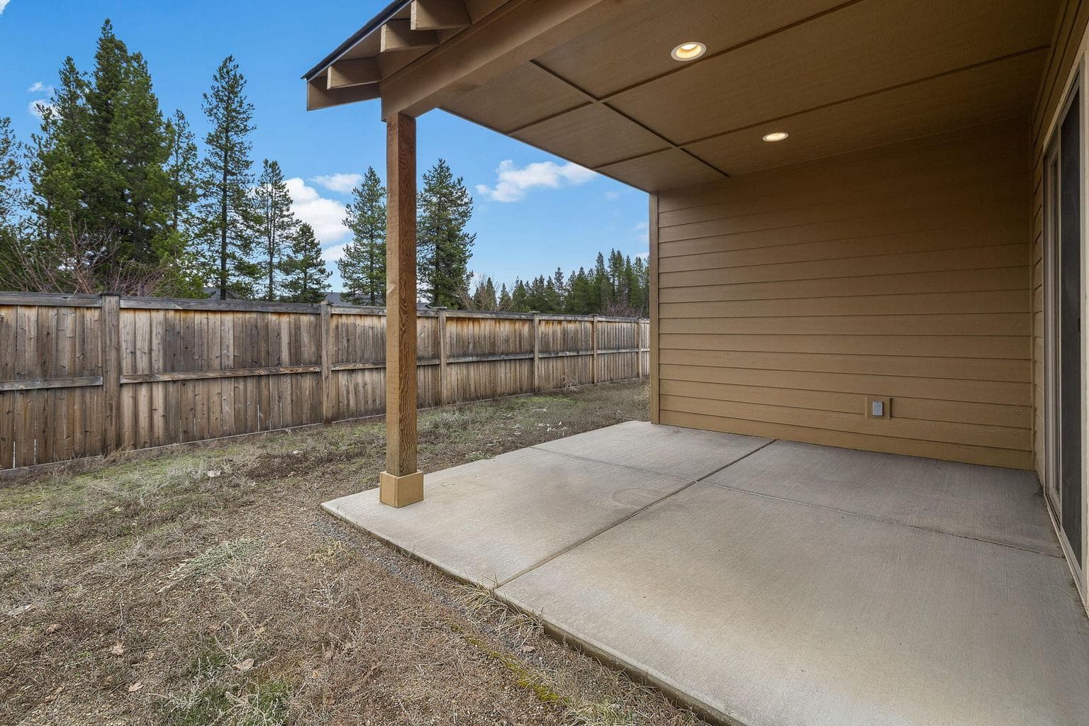 Photo of 16532 Pine Creek Drive 30 of 37