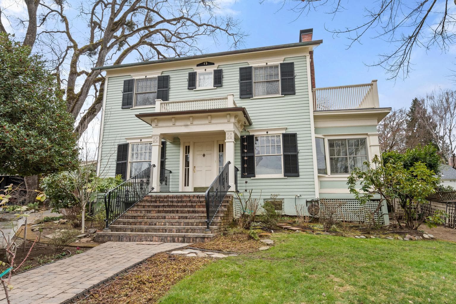 Photo of 1320 Main 4 of 48