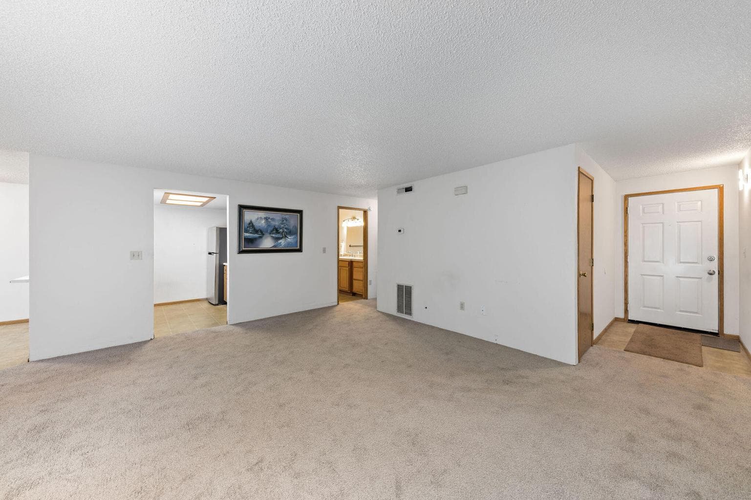 Photo of 2101 Poplar 2 of 32