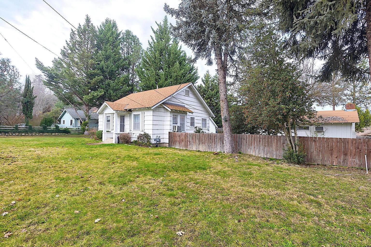 Photo of 806 Grandview 3 of 39