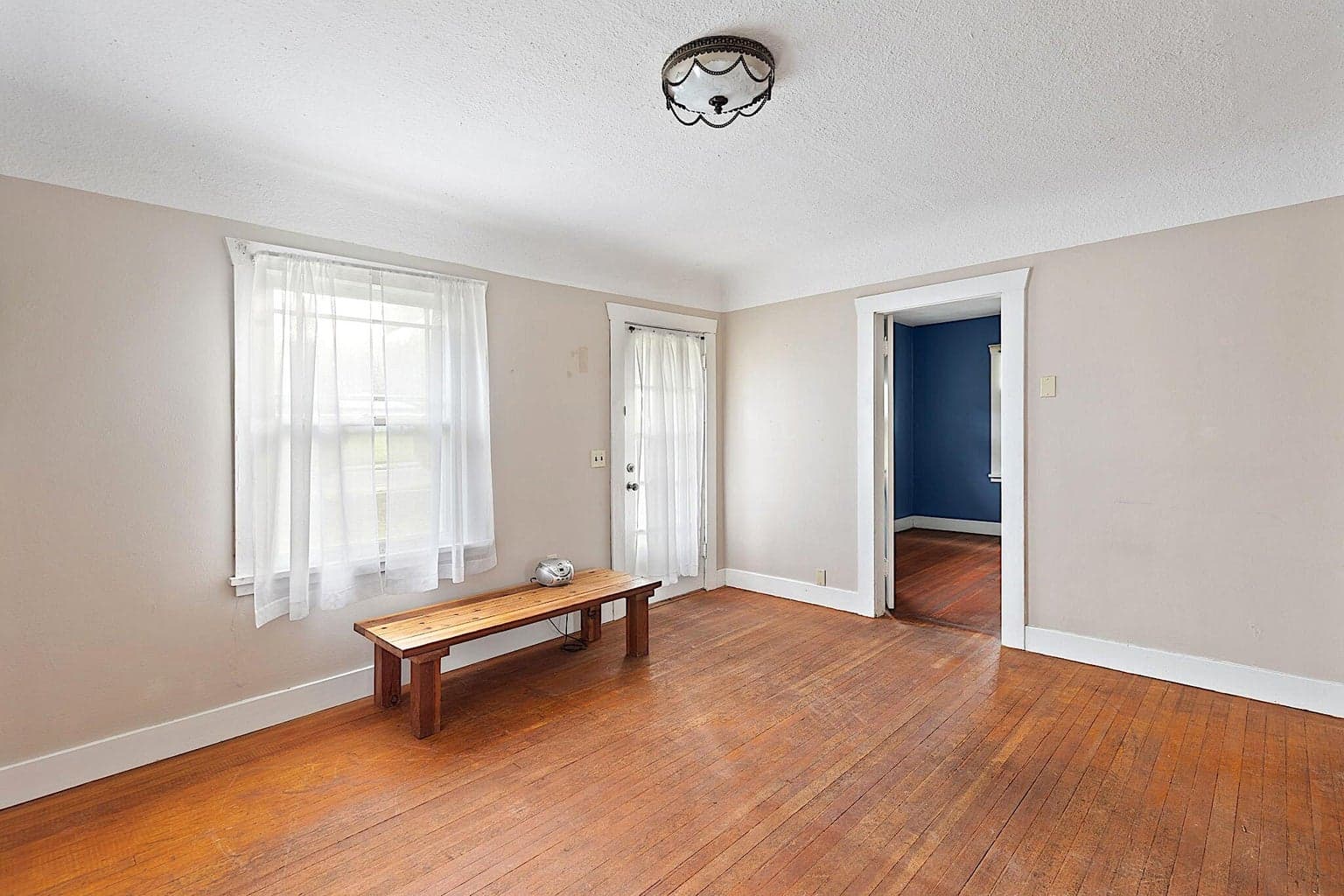 Photo of 806 Grandview 5 of 39